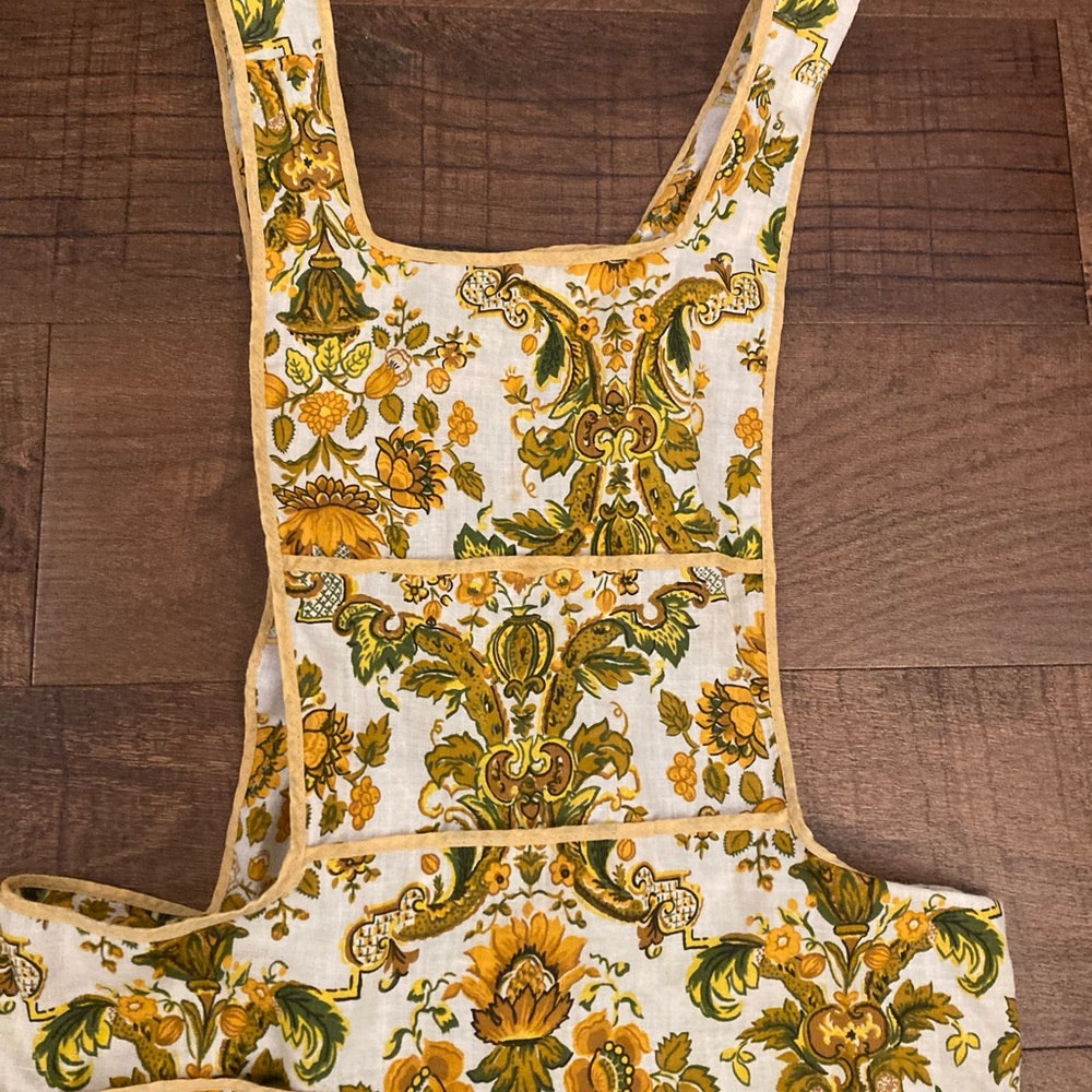 Vintage Pinafore Floral Print Warm Earthy Yellow Green Full Bib Apron OSFM - Picture 3 of 9